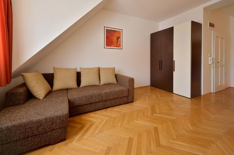 Ambiente Serviced Apartments - Tallerova บราติสลาวา ภายนอก รูปภาพ