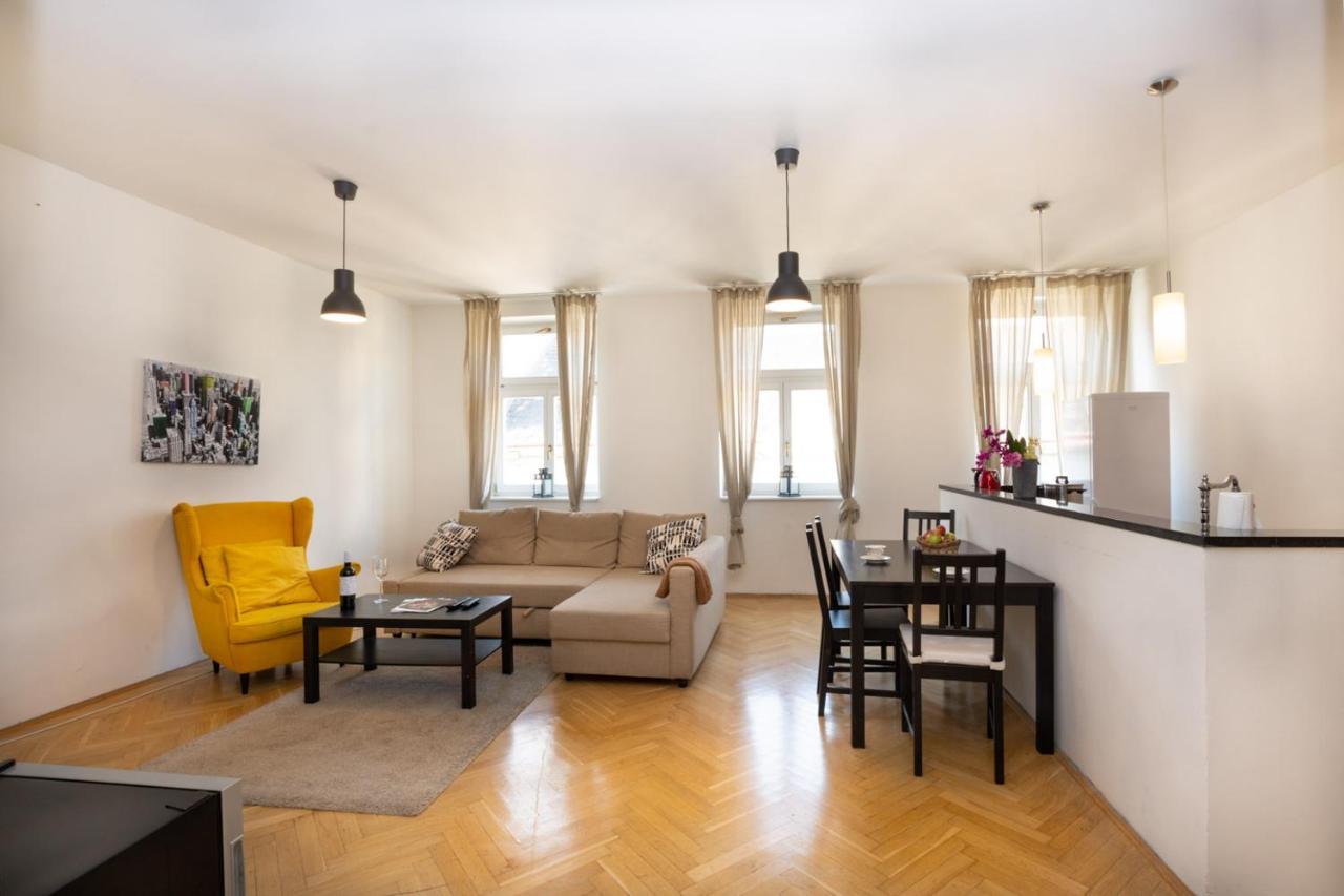 Ambiente Serviced Apartments - Tallerova บราติสลาวา ภายนอก รูปภาพ
