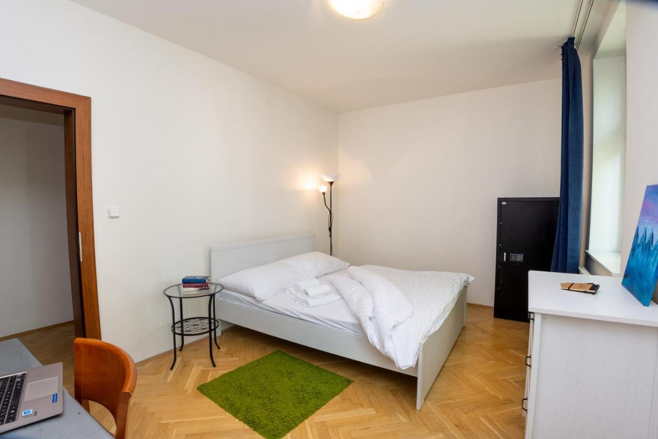 Ambiente Serviced Apartments - Tallerova บราติสลาวา ภายนอก รูปภาพ